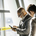 =Ilustração sobre estratégia multicloud e AI da Oracle.