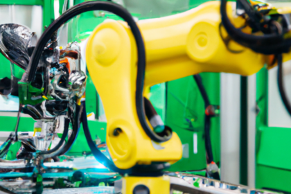 =Imagem ilustrativa de notícias sobre transformação digital e inteligência artificial em setores regulamentados.