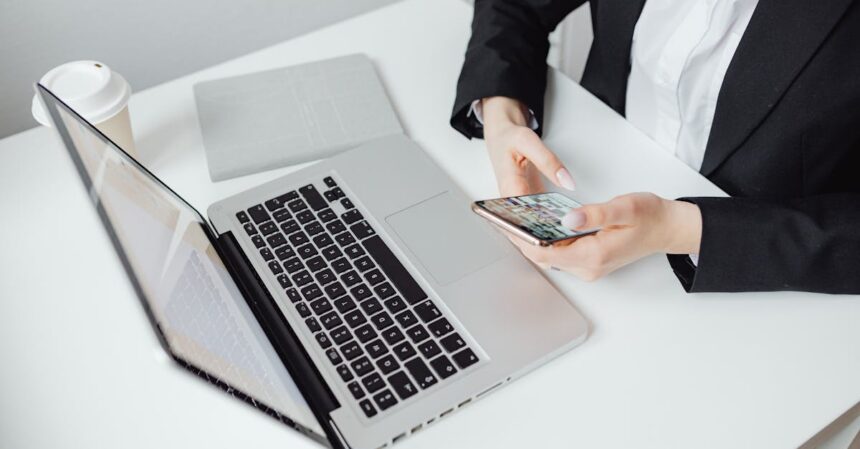 Imagem editorial sobre ia aplicada aos negócios com foco em business technology.