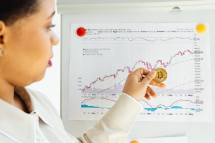 Imagem editorial sobre liderança & transformação com foco em copilot enterprise workflow.